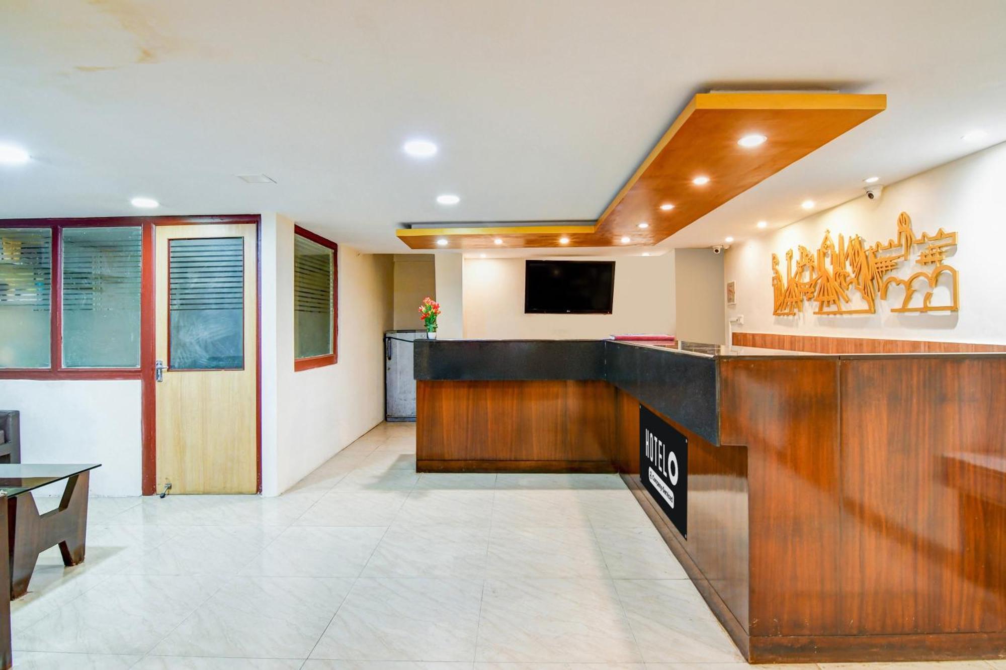 Super Hotel O Sarat Bose Road Formerly Shree Guest House Колката Екстер'єр фото
